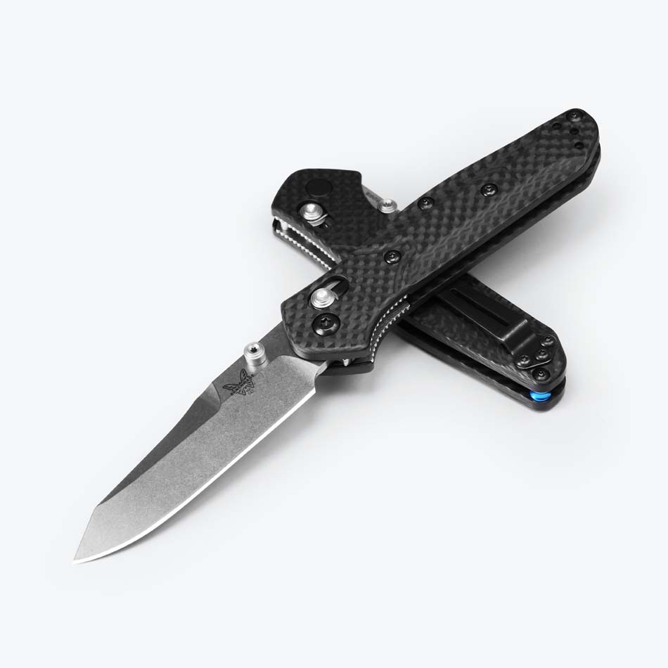 Benchmade 945-2 Mini Osborne 2.9" Satin CPM-S90V AXIS Lock Knife Carbon Fiber Benchmade 945-2 Mini Osborne 2.9" Satin AXIS Lock Knife Carbon Fiber