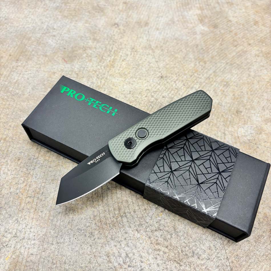 Protech Runt 5 R5406-Green Textured Green Handles 1.9" DLC Black Magnacut Reverse Tanto Blade Auto Knife Protech Runt 5 R5406-Green Textured Green Handles 1.9" DLC Black Magnacut Reverse Tanto Blade Auto Knife